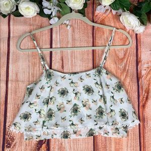 Paper Crane Spring Floral Sleeveless Crop TopAc31